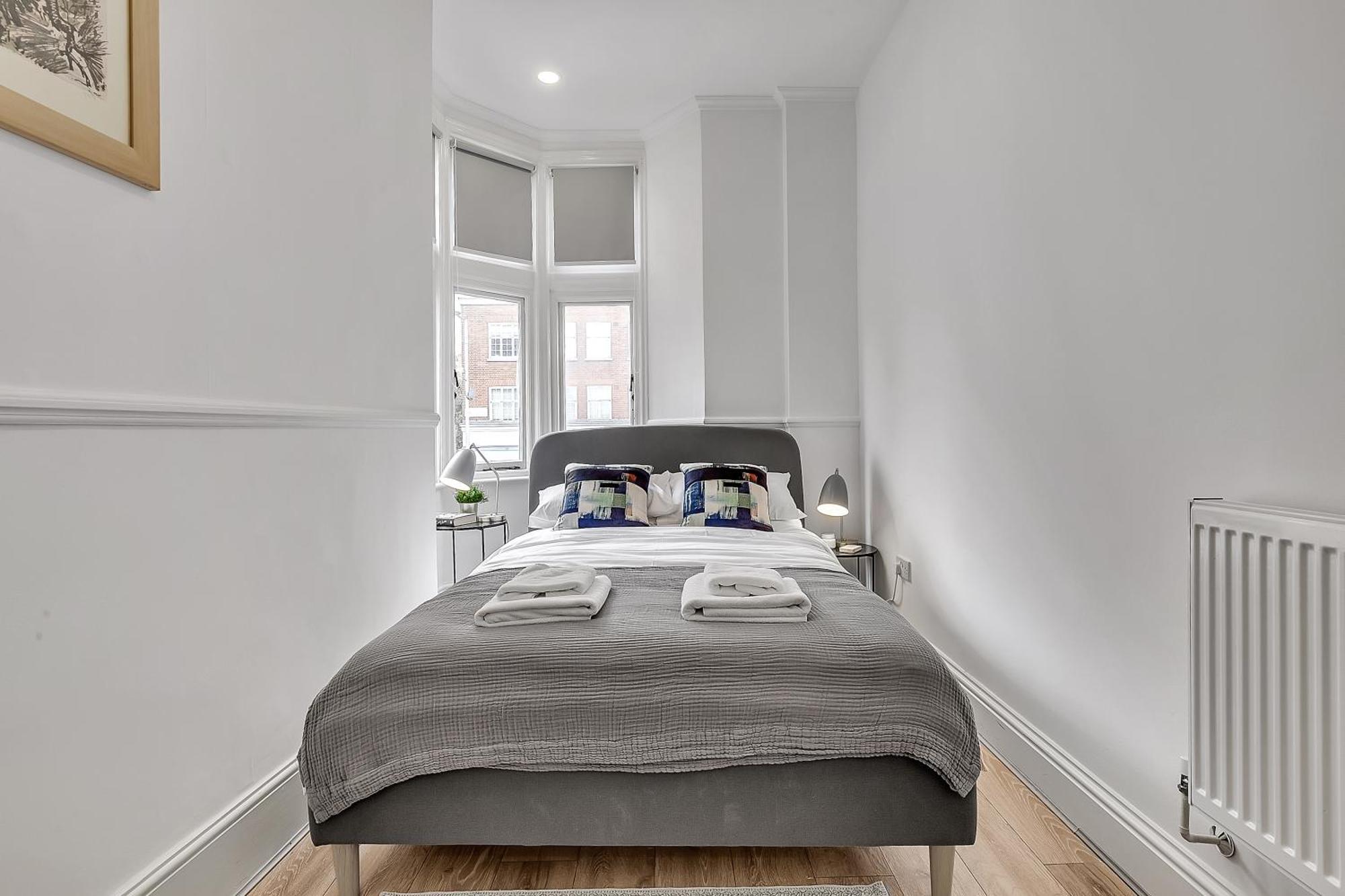 Lovely Kensington Apartments London Room photo