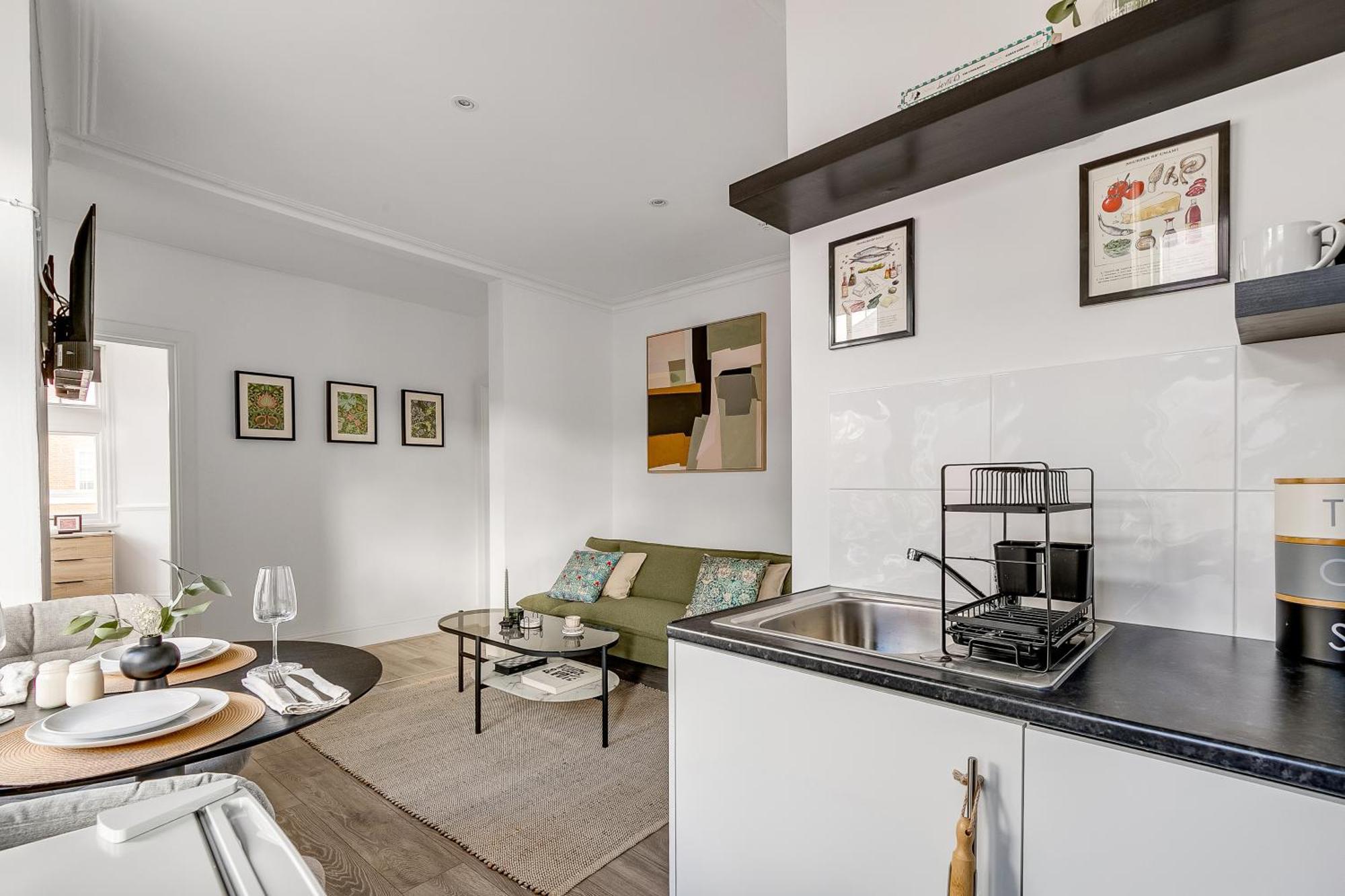 Lovely Kensington Apartments London Room photo