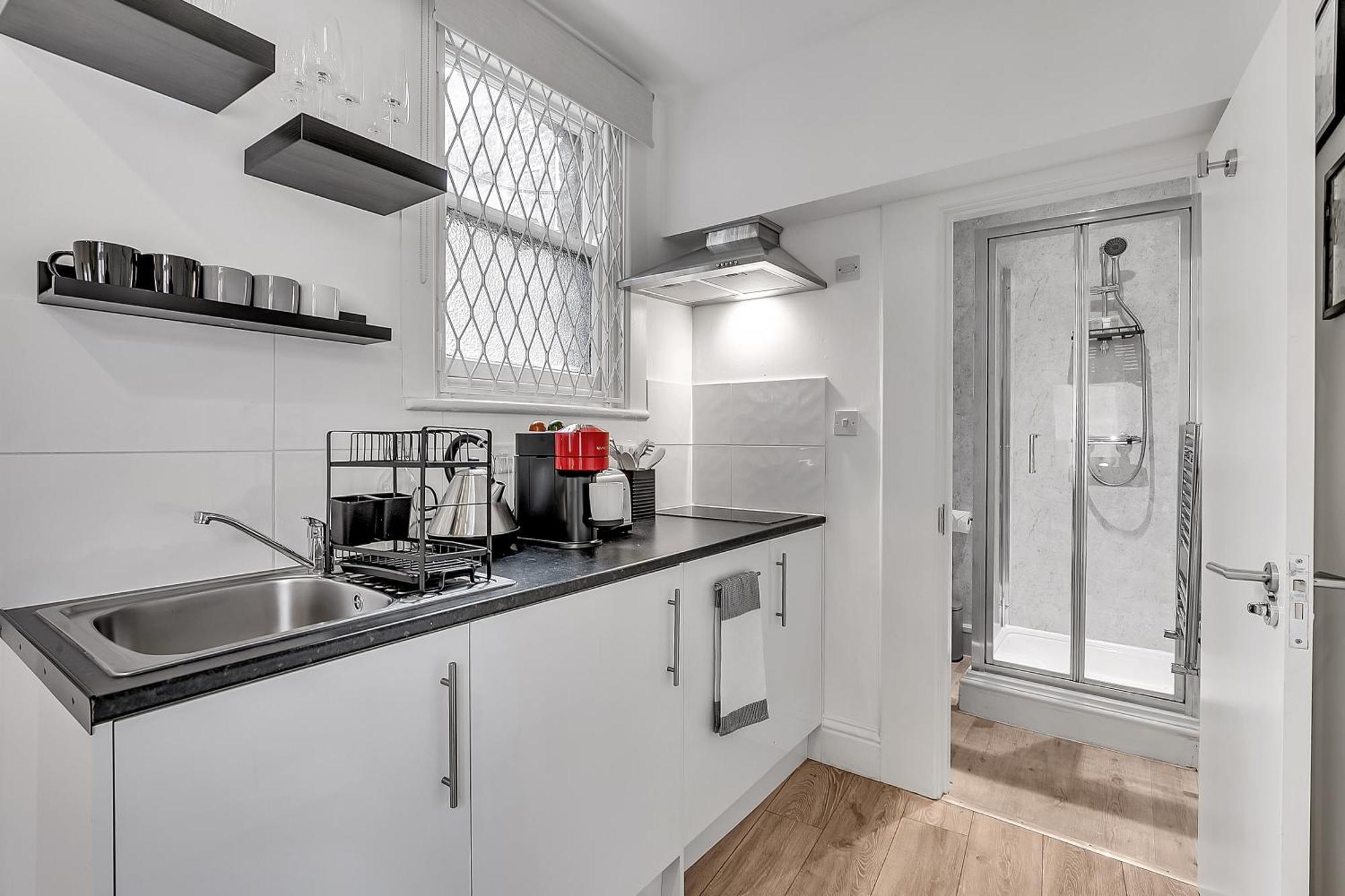Lovely Kensington Apartments London Room photo