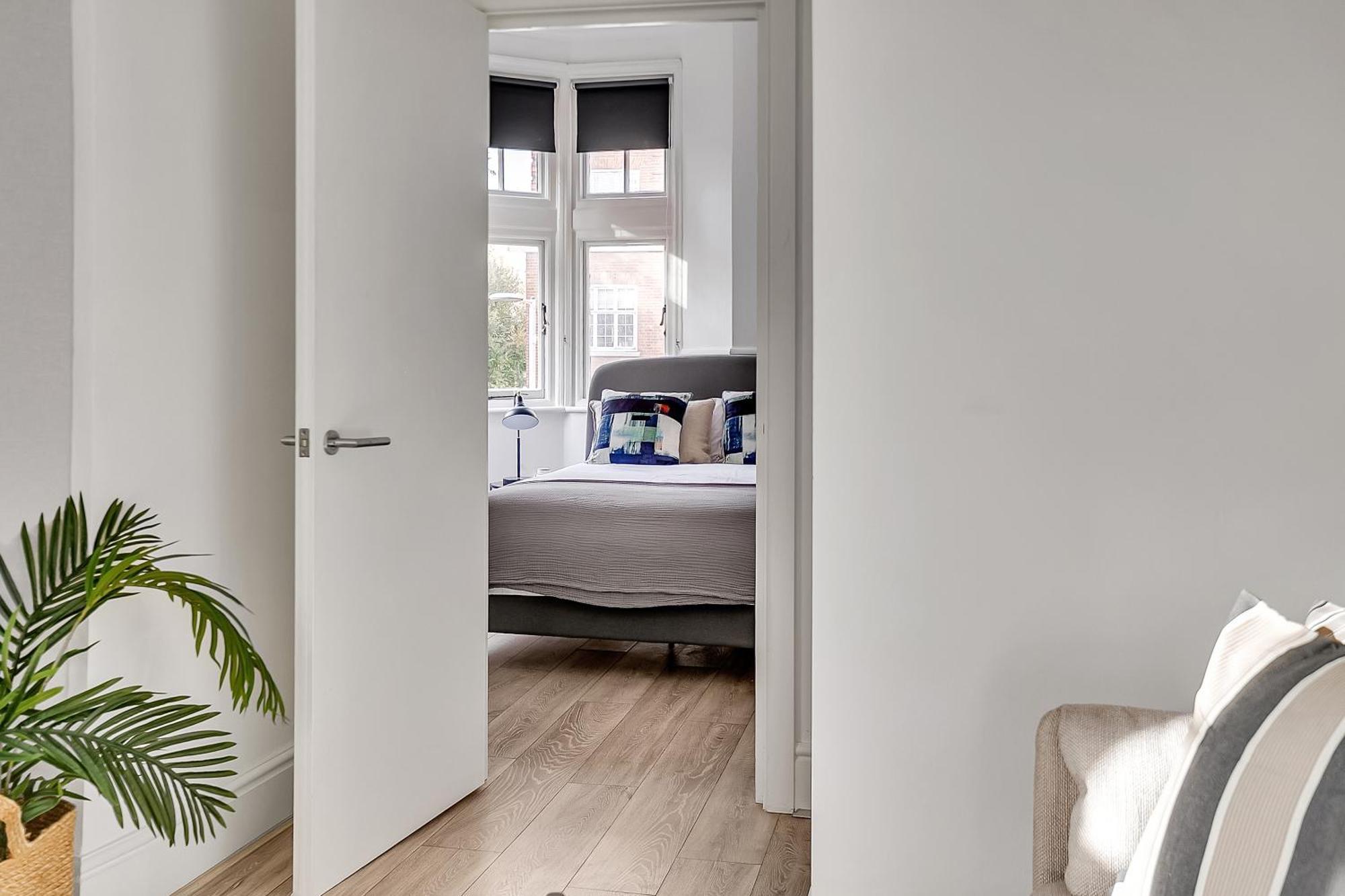 Lovely Kensington Apartments London Room photo