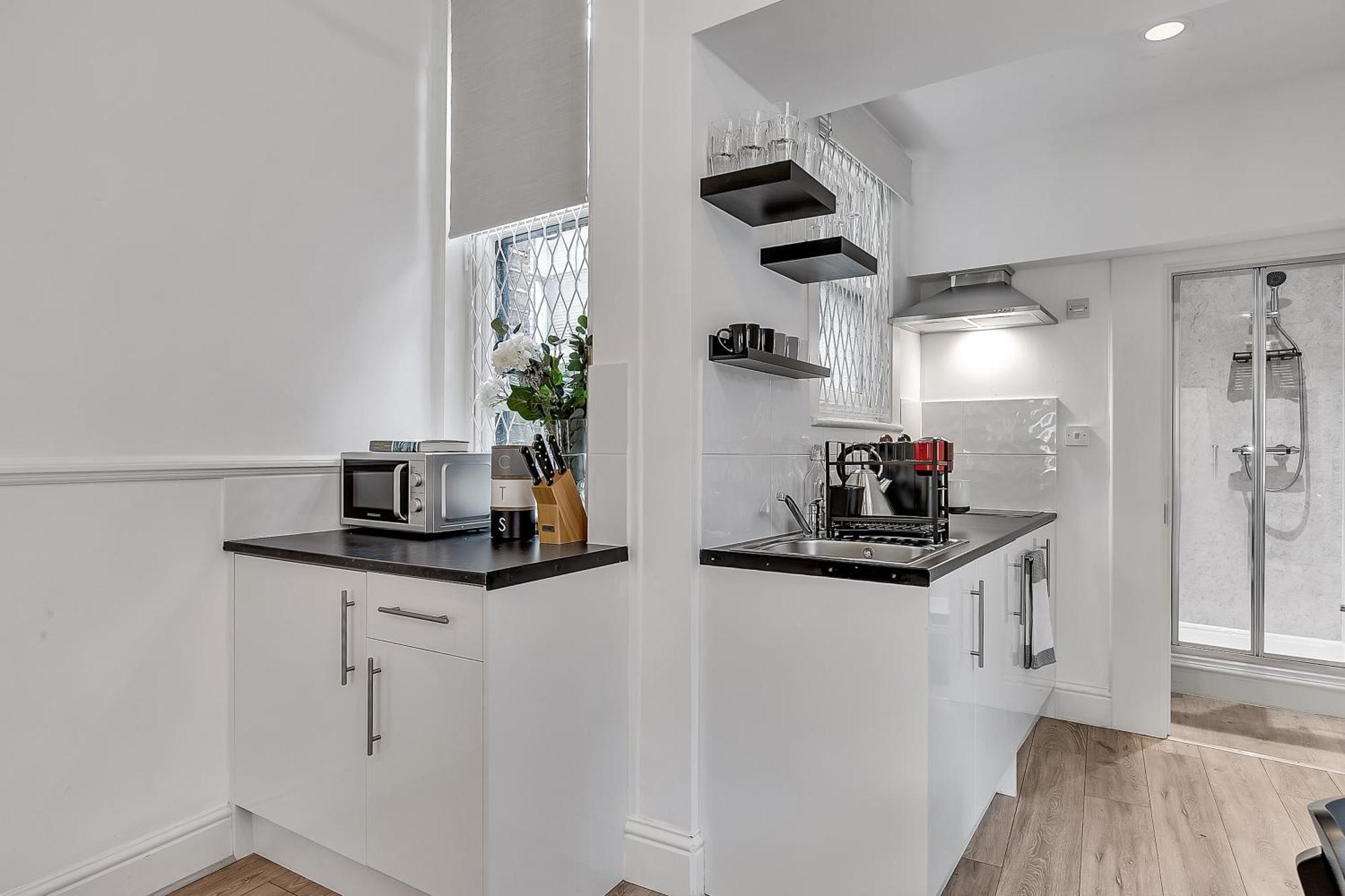 Lovely Kensington Apartments London Room photo