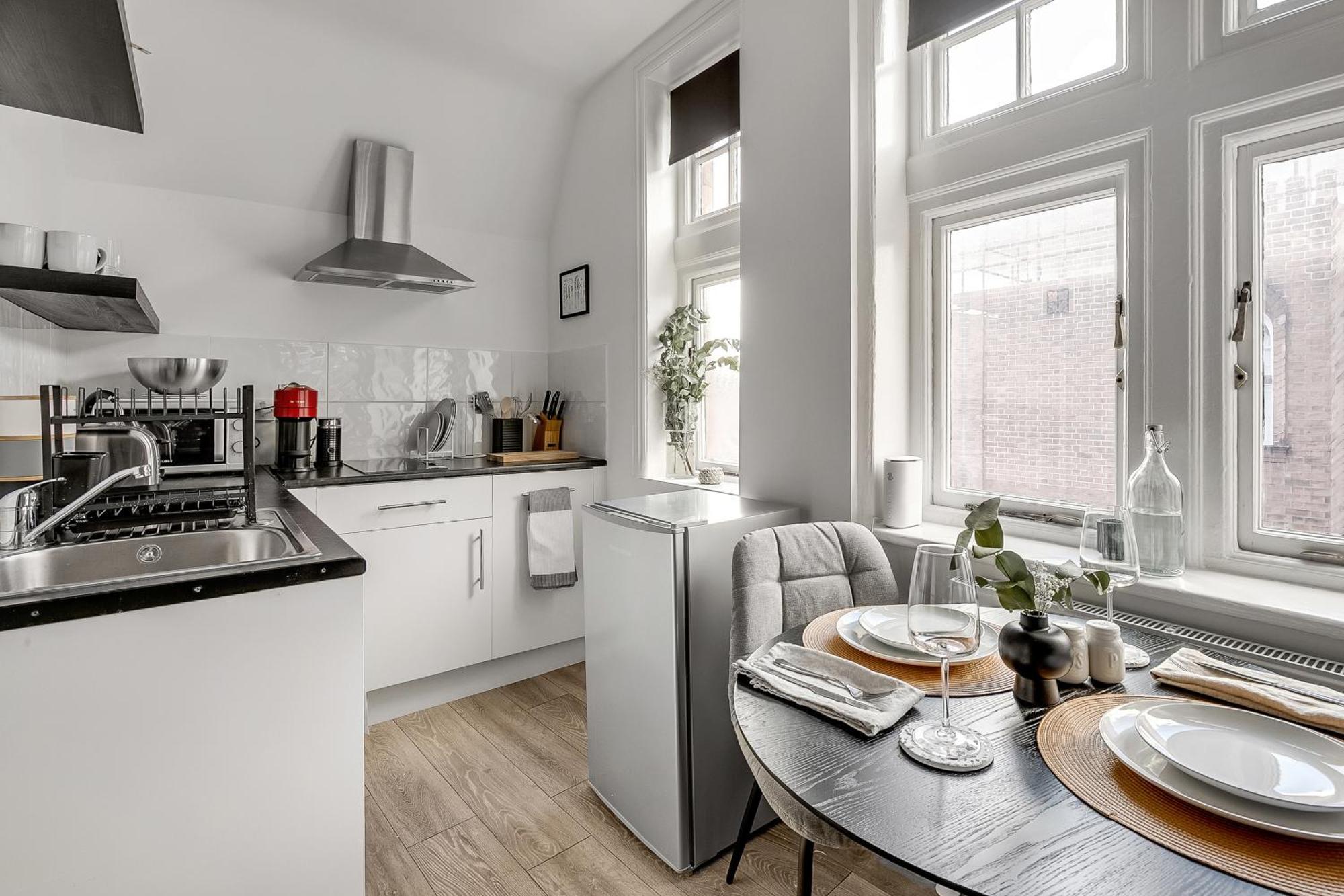 Lovely Kensington Apartments London Room photo